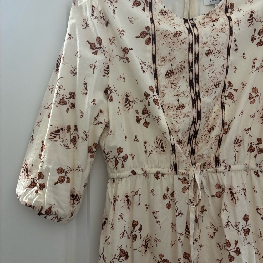 Chic Cream Floral Maxi Dress - Picture 2 of 4